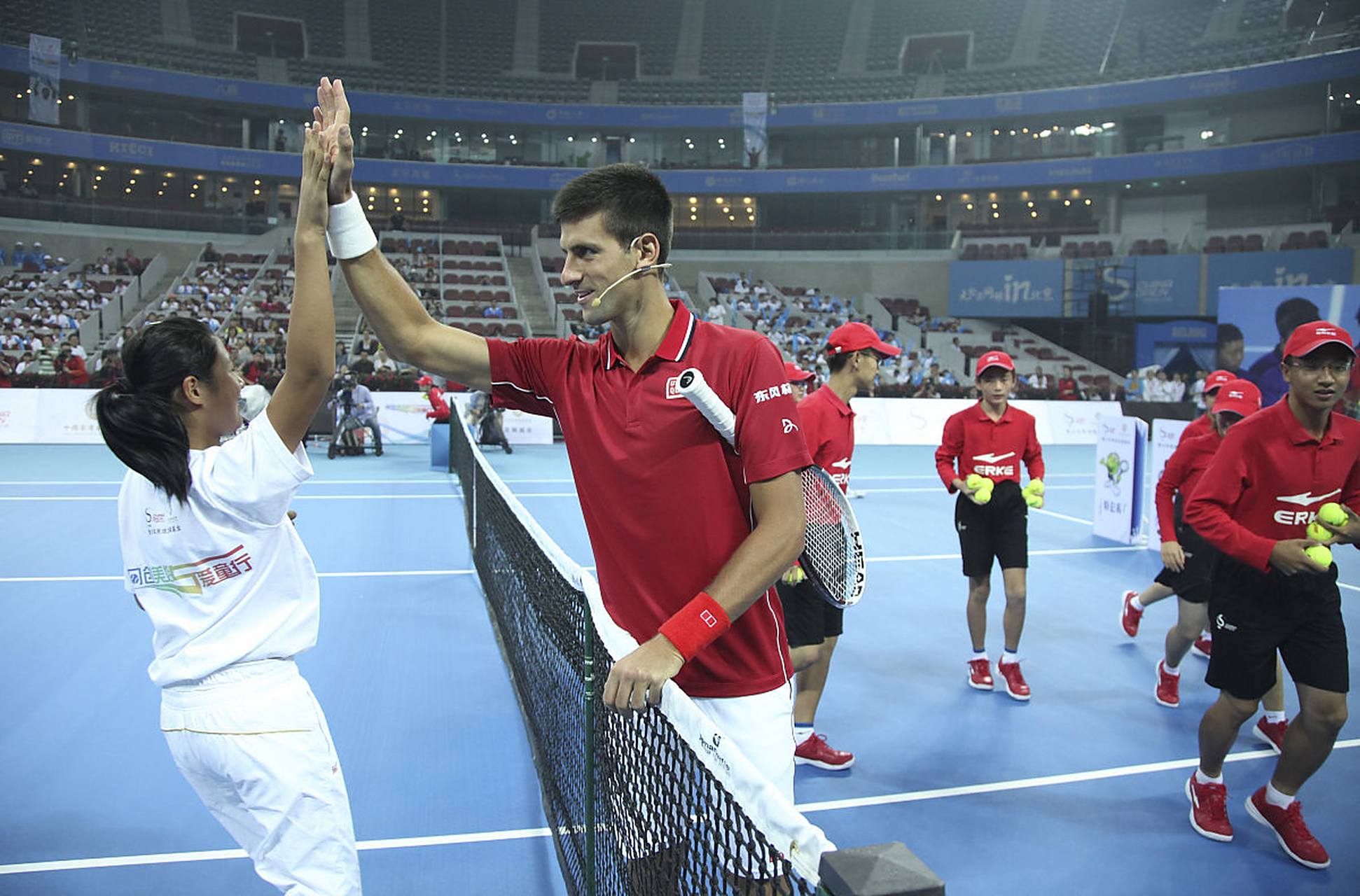 澳大利亚网球队轻取日本网球队，德约科维奇送出助攻