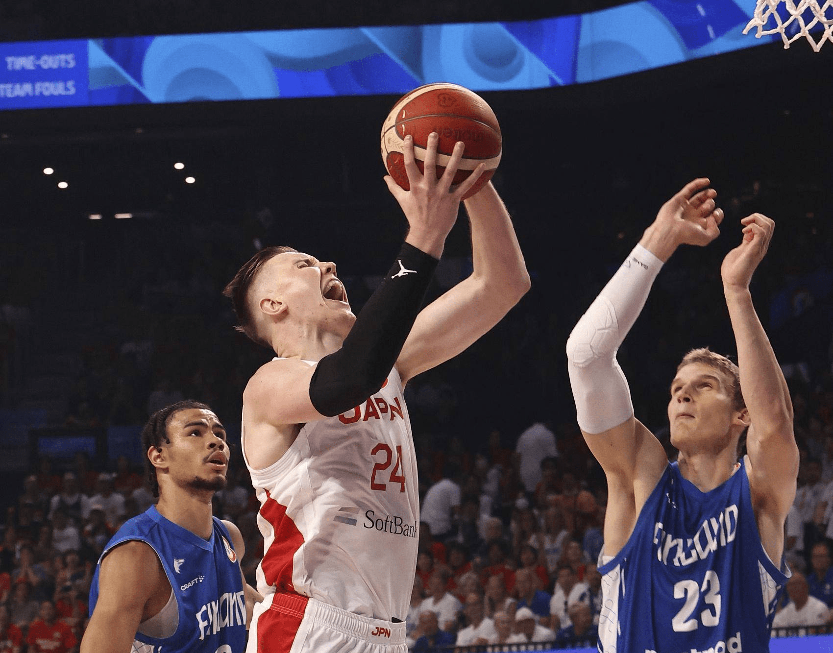 澳大利亚男篮横扫日本男篮，瓦兰丘纳斯高光表现的简单介绍