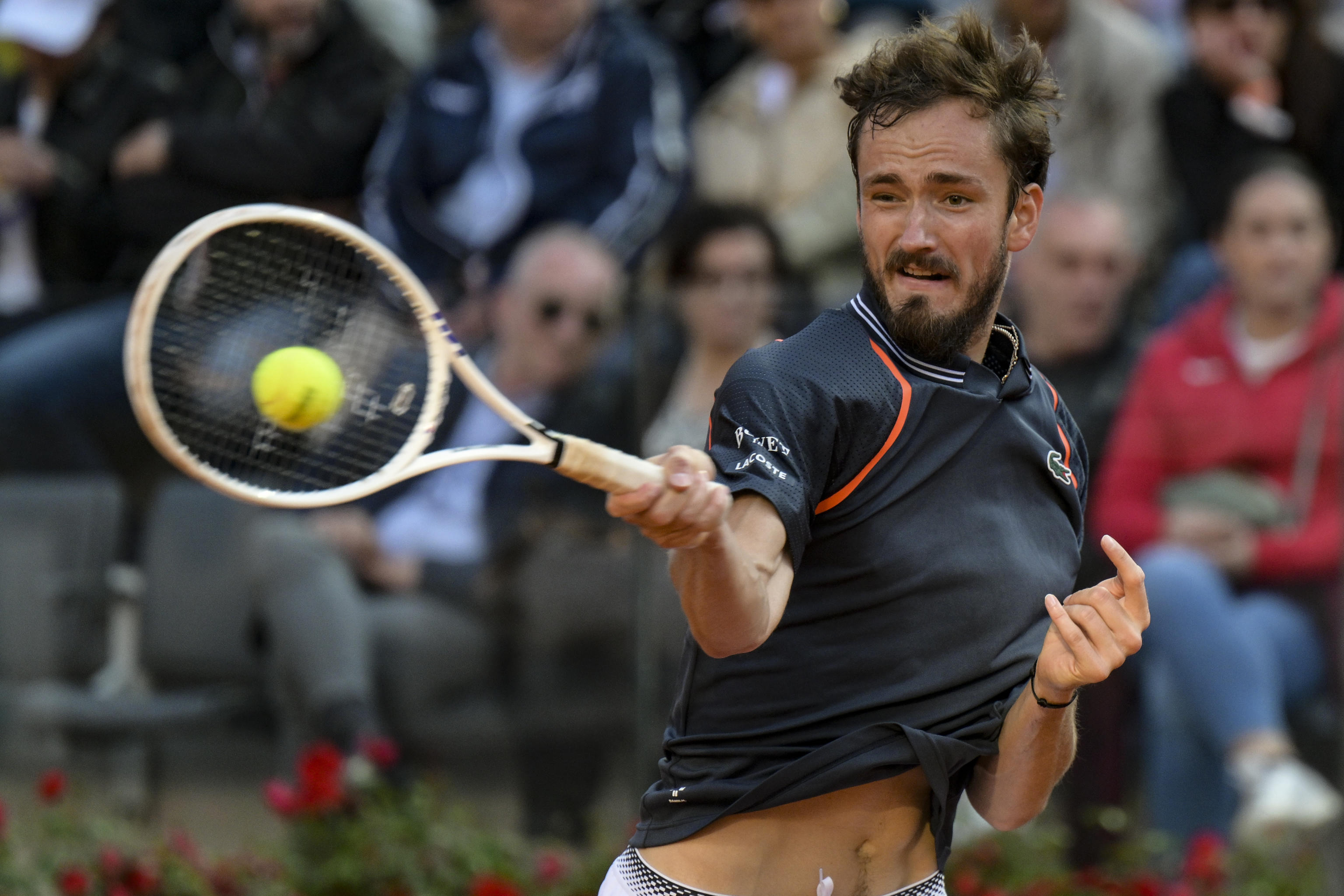 意大利网球队绝地反击世界网球队,梅德韦杰夫送出助攻 意大利网球队绝地反击世界网球队,梅德韦杰夫送出助攻