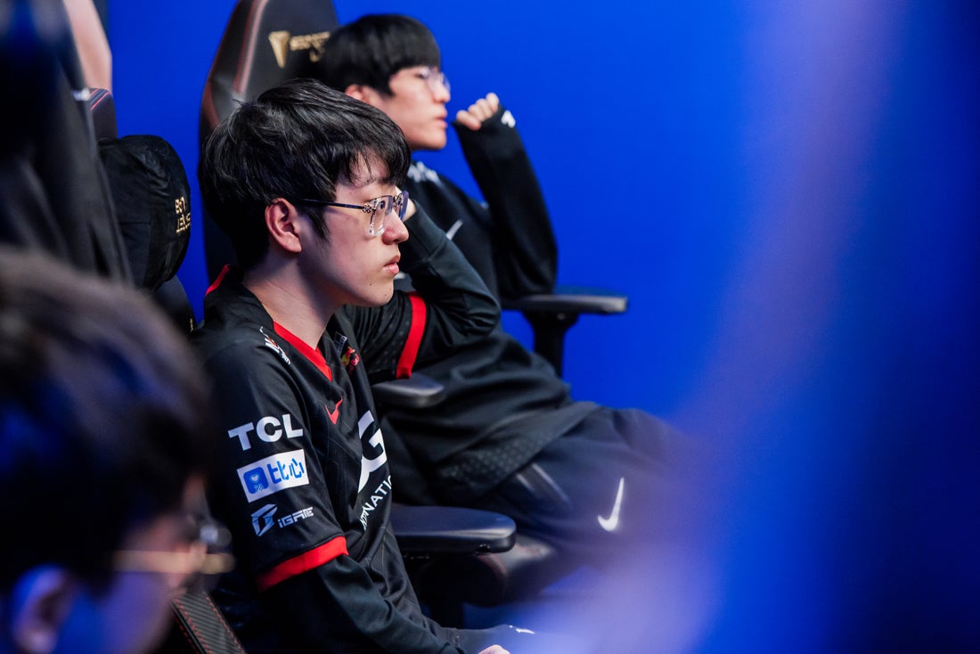 包含GEN横扫Vitality，Scout惊艳世界的词条