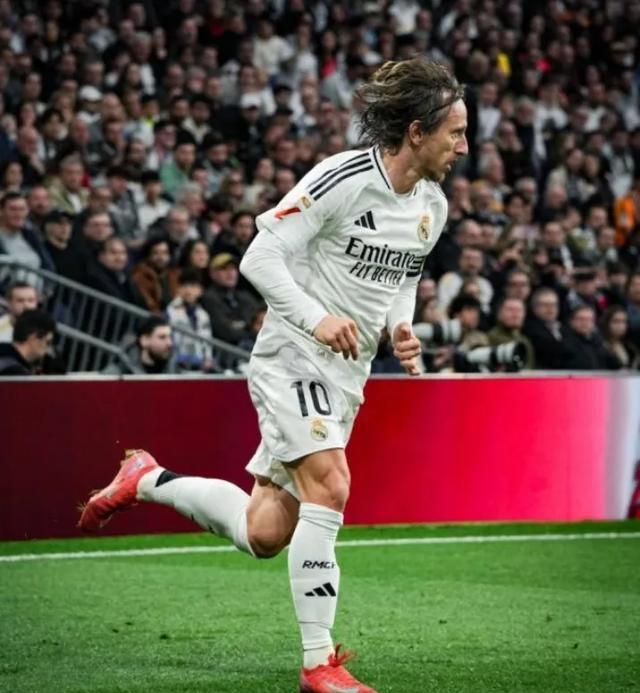 德国逆转巴黎,阿拉巴爆发神勇 德国逆转巴黎,阿拉巴爆发神勇