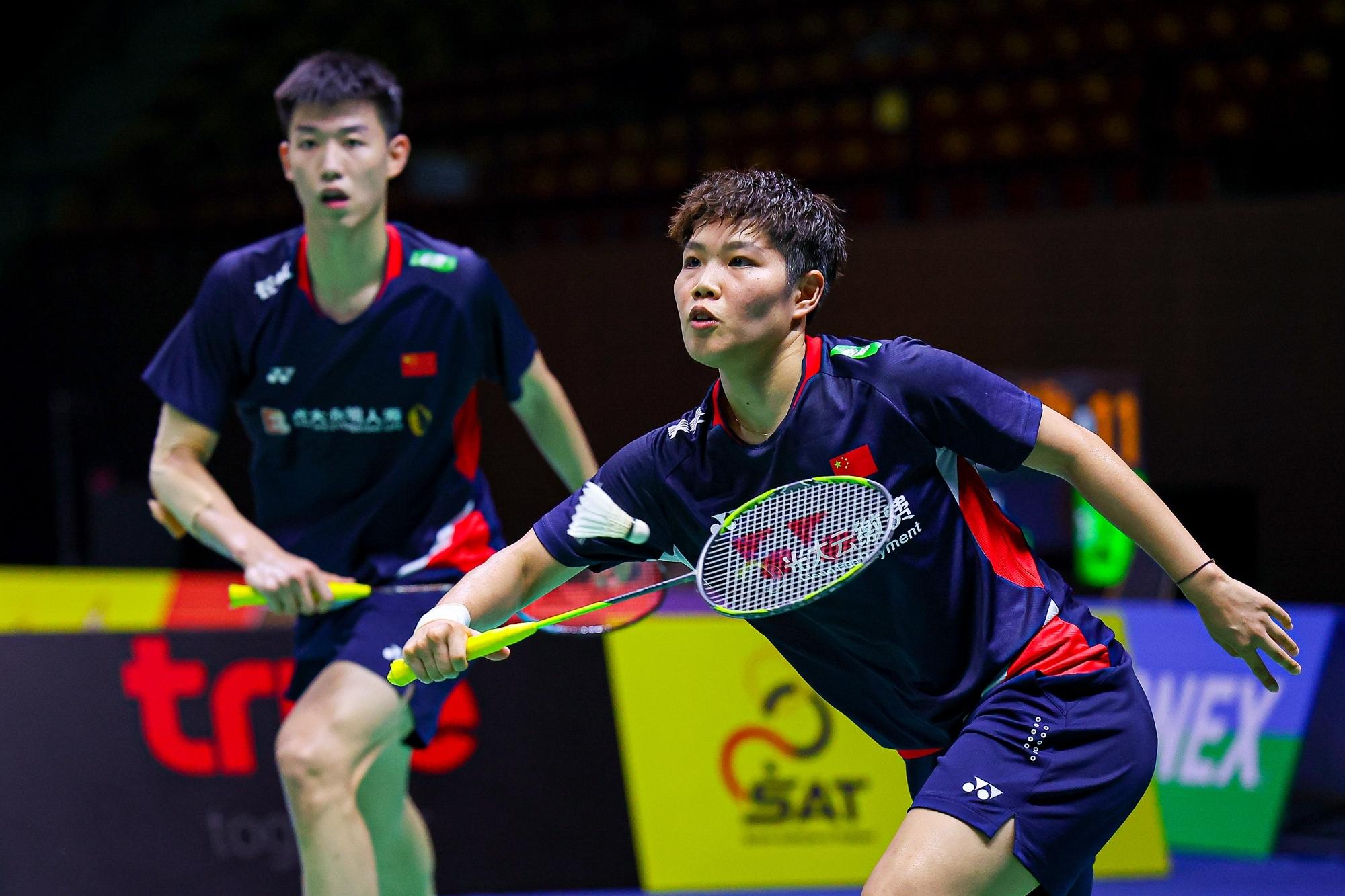 关于中国队力克丹麦队，黄鸭组合点燃赛场的信息