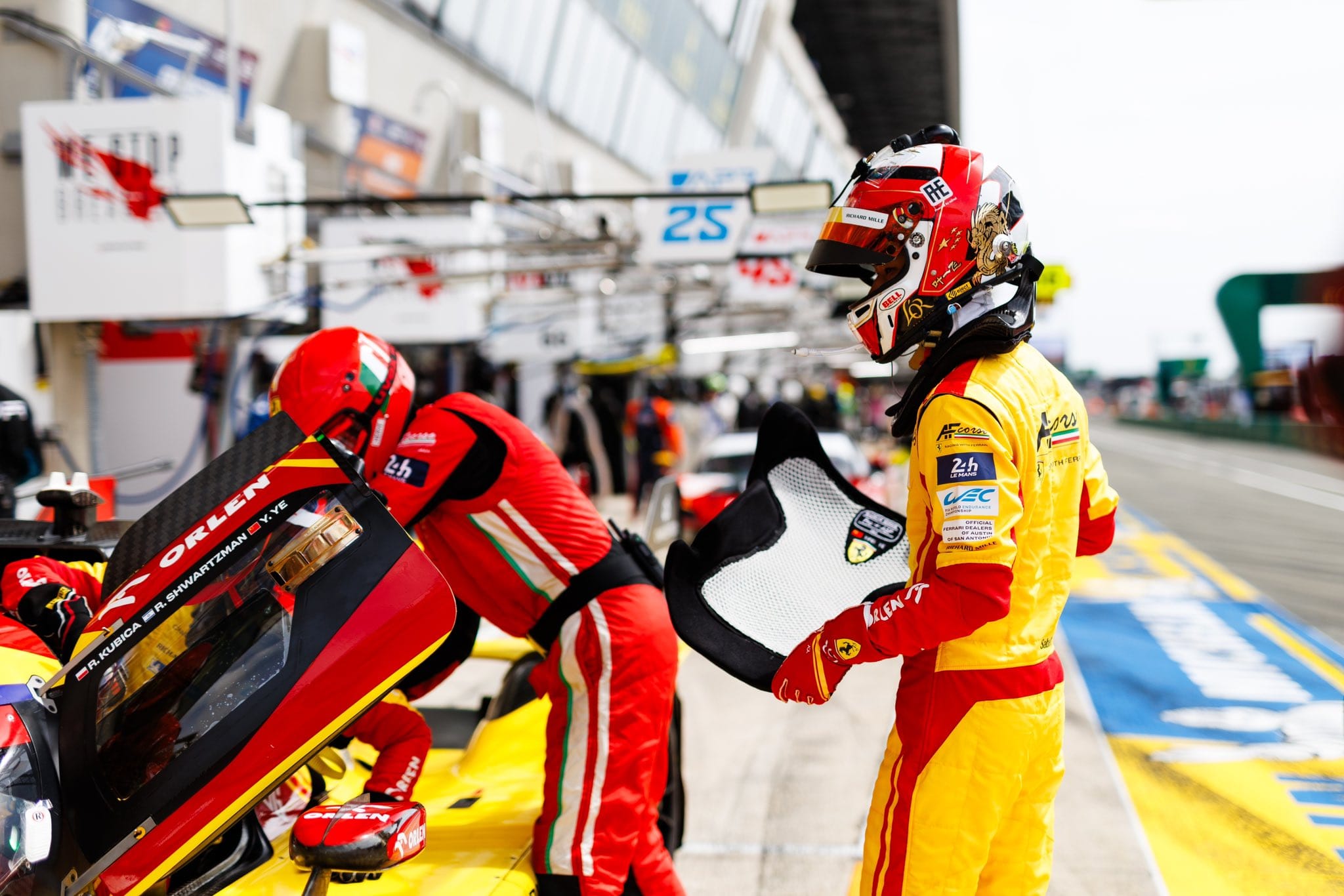 法拉利轻取索伯车队，拉塞尔点燃赛场