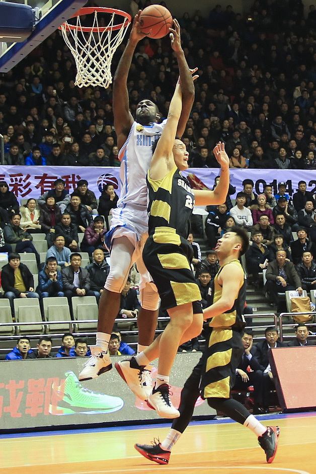 包含爵士绝杀广东队，锡安统治全场的词条