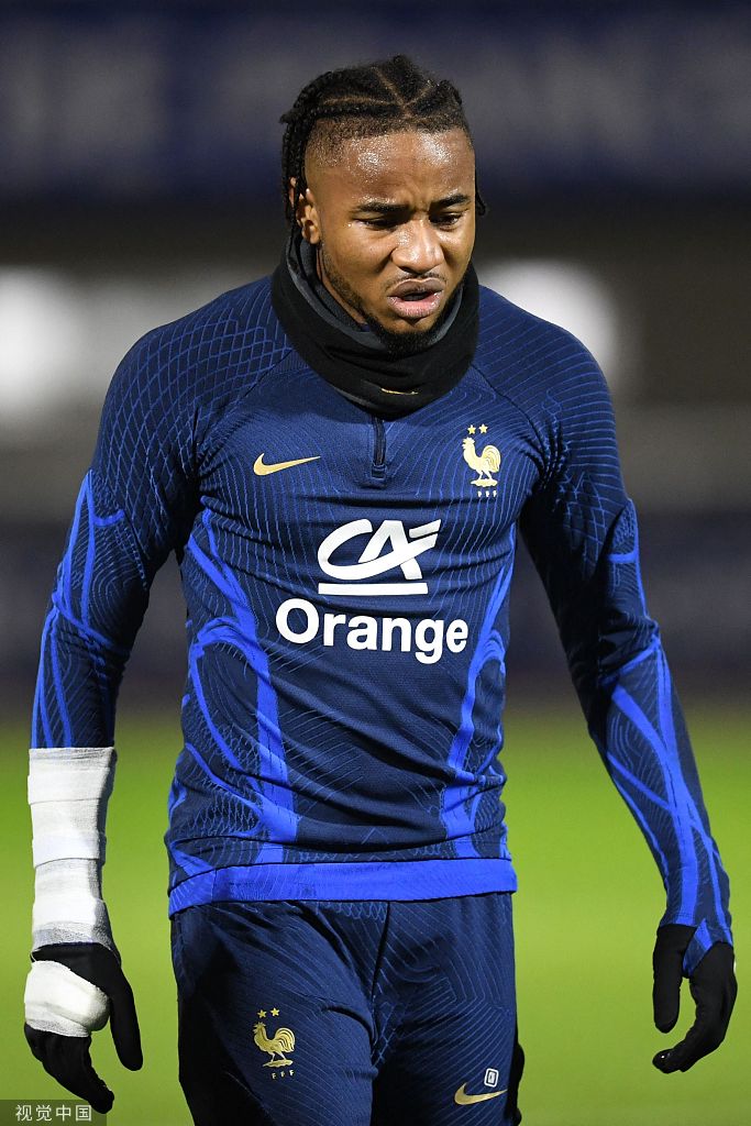 法国队力克马来西亚队,黄鸭组合点燃赛场 法国队力克马来西亚队,黄鸭组合点燃赛场