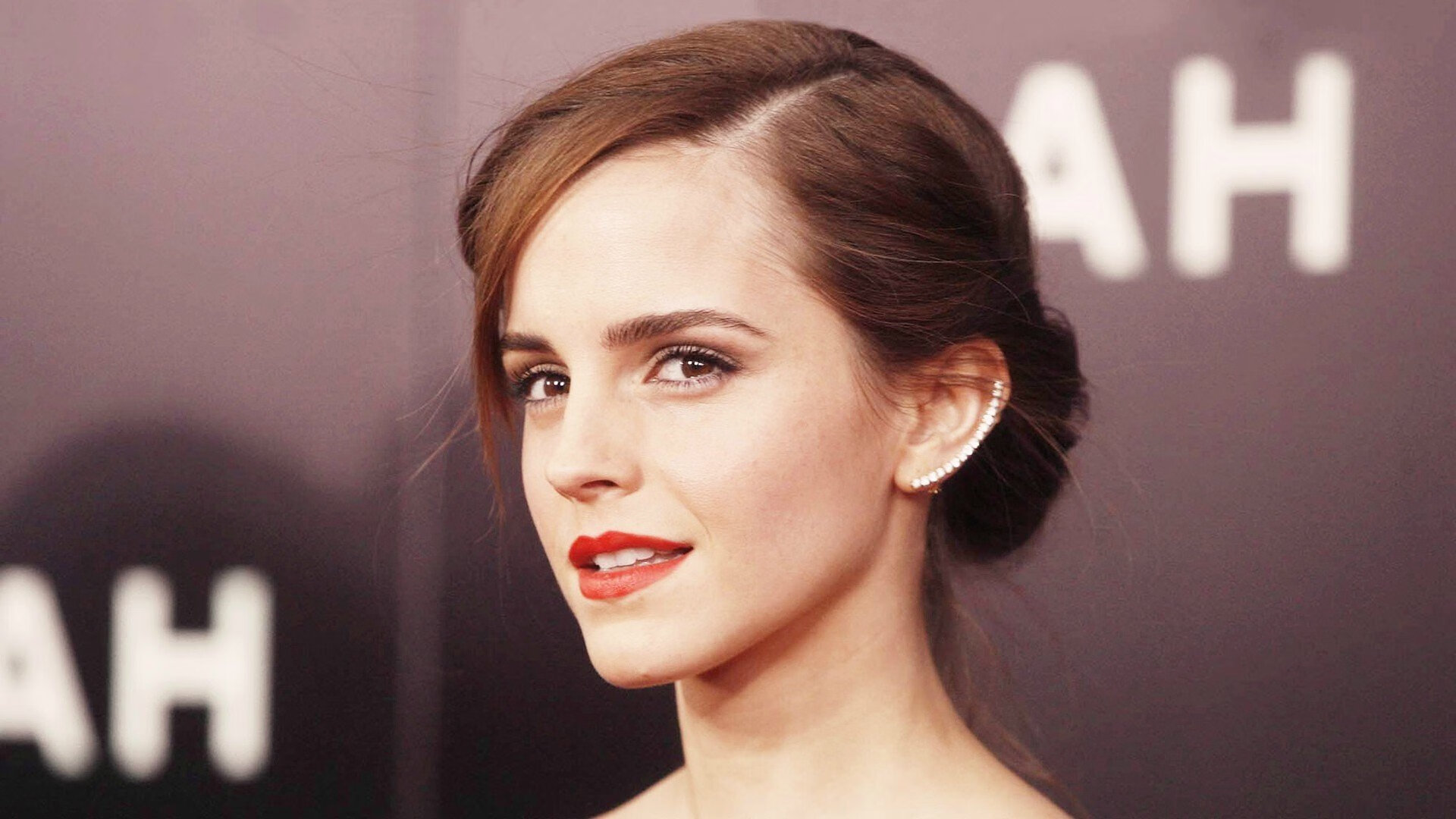 王者归来的唯一路径，塞恩斯独扛大旗，迈凯伦以无懈可击的战术完胜红牛二队