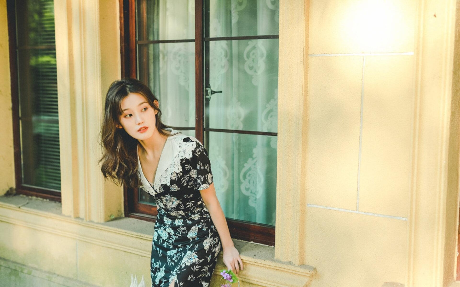 孤勇者的缠斗,拉塞尔单骑扛起哈斯,鏖战威廉姆斯背后的F1生存哲学