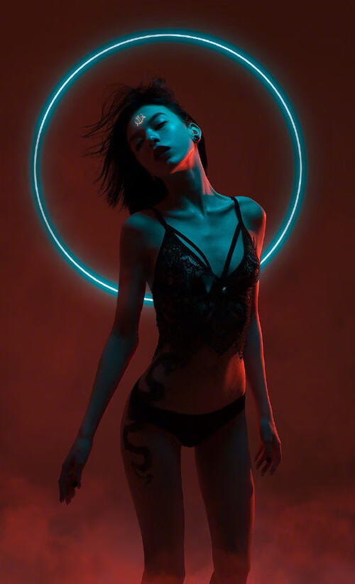 不过,这恰恰是一个有趣的创意出发点。我们可以将其理解为一场 风格与节奏的虚拟对决 或者一场由卡马文加主导的、以他为焦点的表演。让我们从这个独特的角度来构思