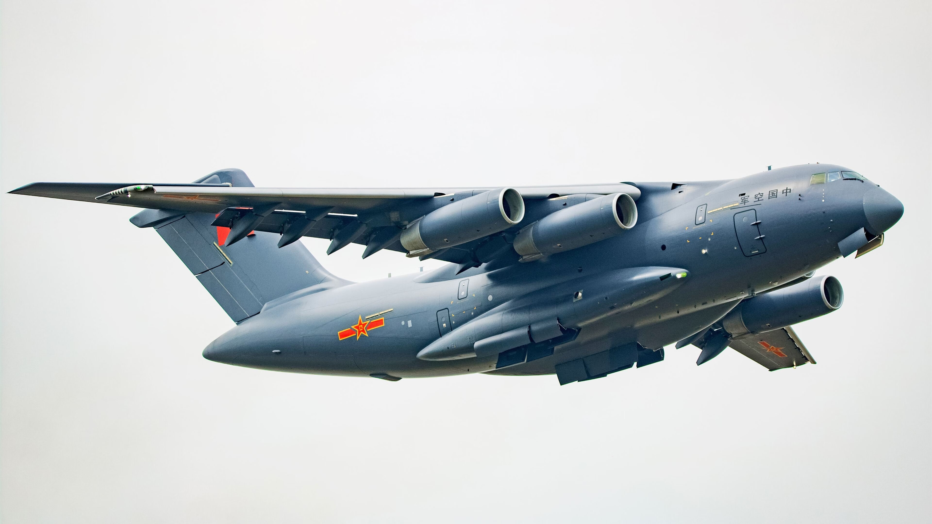 钢铁之心，特奥在F1年度争冠之夜的决胜时刻