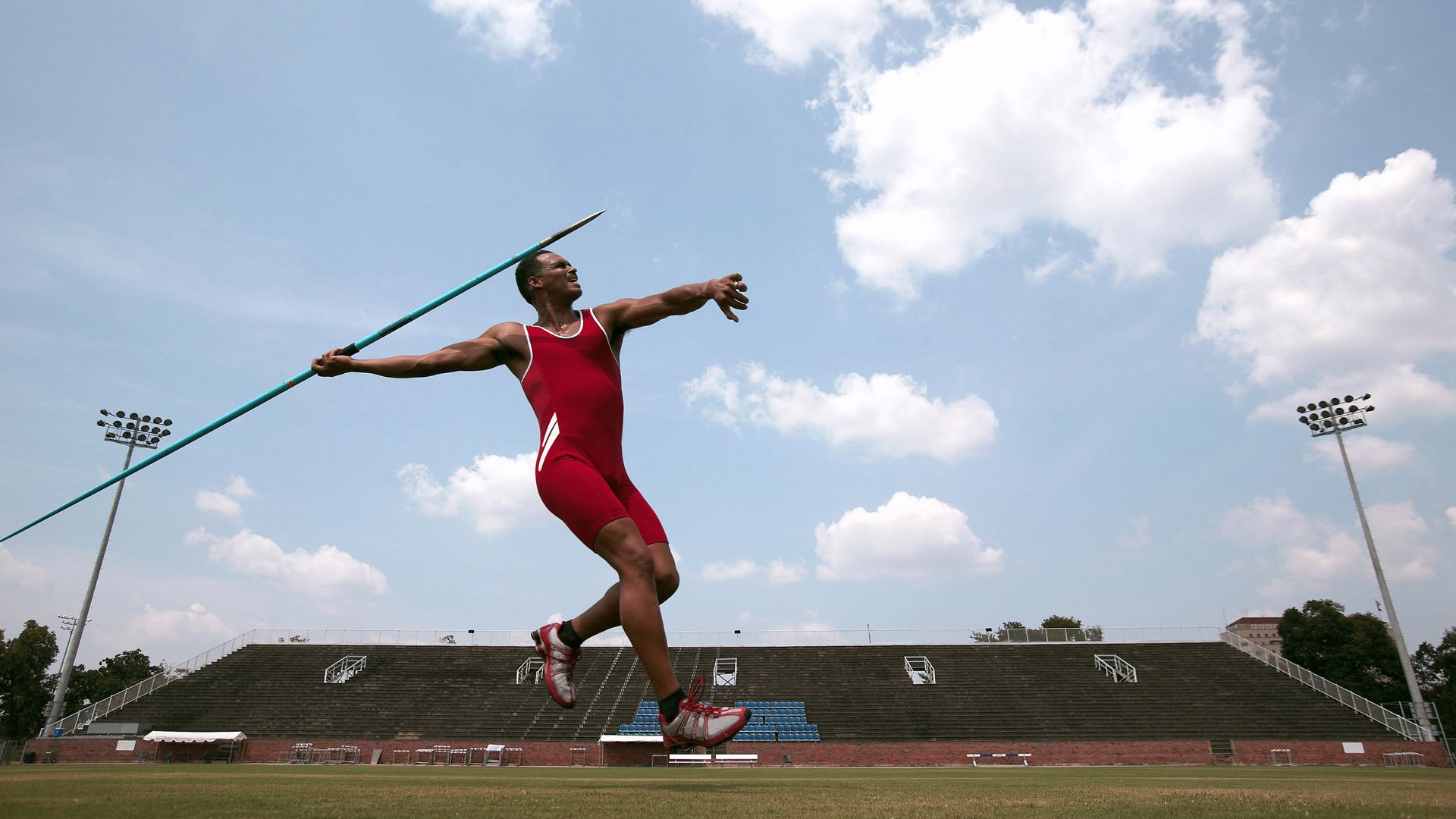 勇士活塞与西班牙战场,两位马克西的隔空对垒