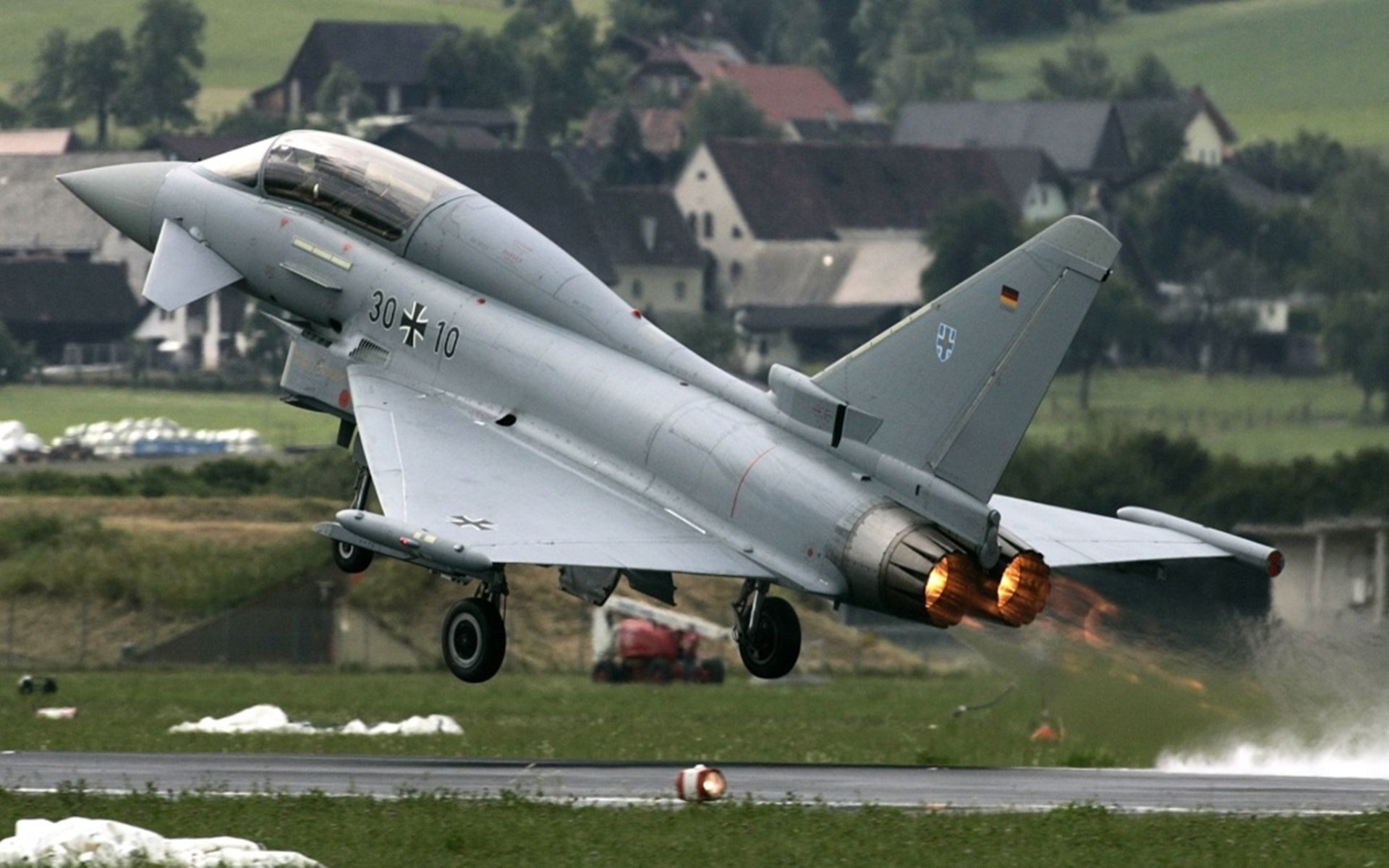 德甲争冠战焦点战与凯尔特人加时取胜太阳，体育之夜的激情碰撞