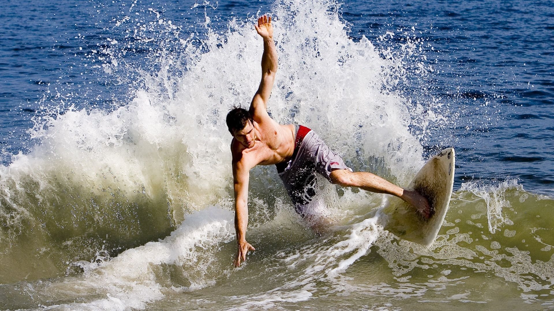 北欧风暴席卷欧陆，奥斯梅恩一锤定音，瑞典军团高效征服雷恩